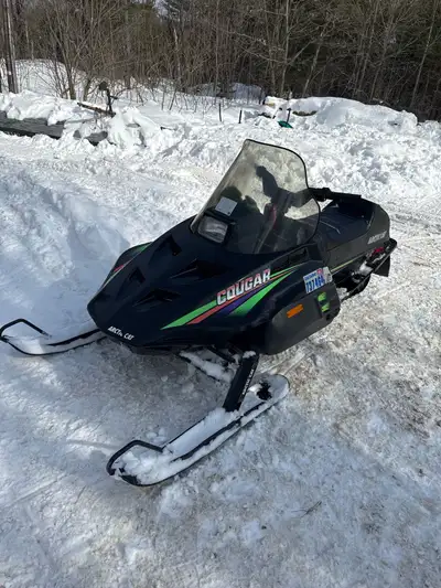 Runs and drives Needs breaks put back in have new pads 1000$ obo