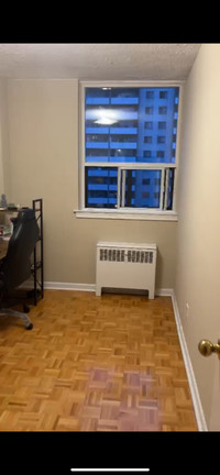 Private room in downtown toronto - Near Sherbourne station