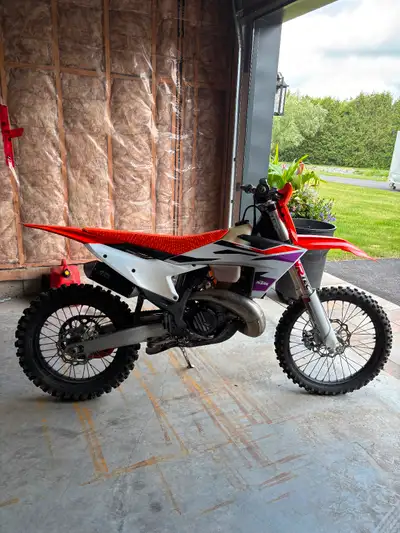 2024 KTM XC