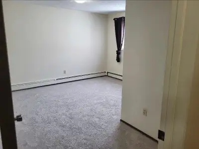 Room for Rent near Whyte Ave