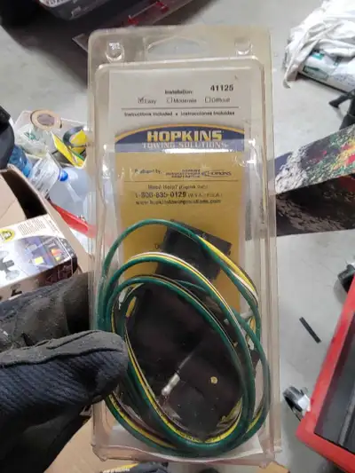 New in box wiring harness, specifically made for Gmc Chevrolet but can probably adapt to anything