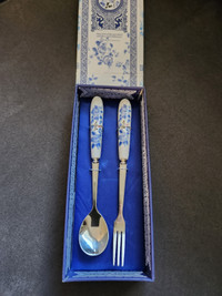 Porcelain w/stainless steel fork & spoon set (blue & white)