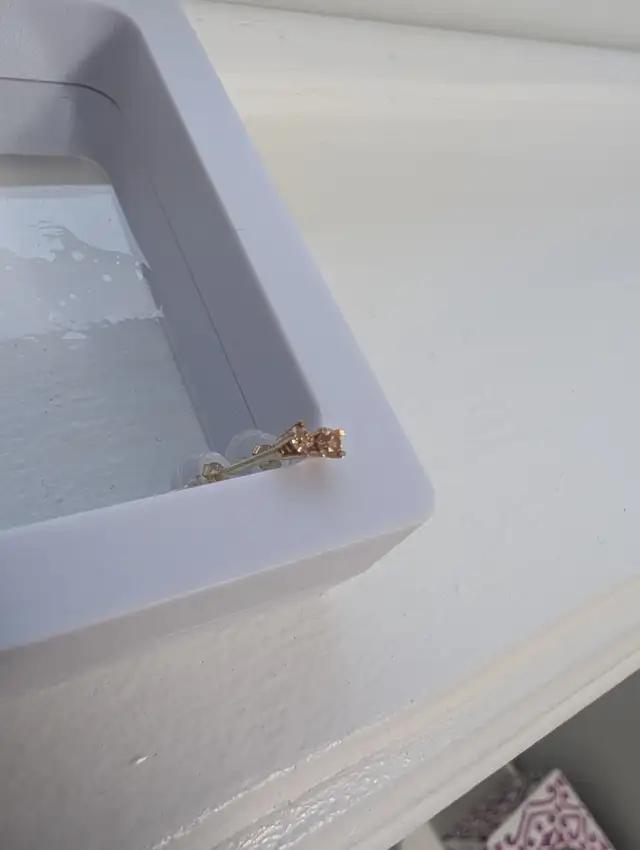 Brand New 14K Yellow Gold Diamond Earrings For Sale in Jewellery & Watches in London - Image 5