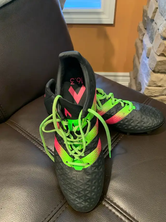 Adidas ACR 16.3 soccer cleats in Soccer in Hamilton - Image 3