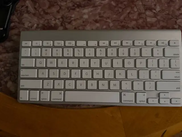 Apple Mac Mini Model No.A1993 in Desktop Computers in City of Toronto - Image 8