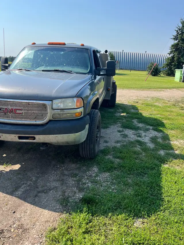 02 3500 Sierra cab chassis536633688510976001