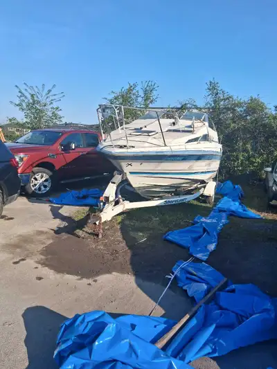 This 1989 Bayliner Sunridge Ciera is a well-loved vessel that offers a fantastic opportunity for som...