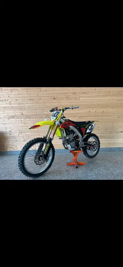 Selling my 2014 Suzuki RMZ450. The bike is in good condition. Reason for selling I don’t use it. Fre...