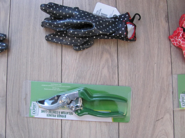 New Price * Gants et sécateur - Gloves and pruning shears in Hand Tools in Gatineau - Image 2