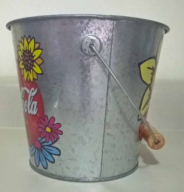 Galvanized Metal Coca-Cola Beverage Ice Bucket in Arts & Collectibles in Oshawa / Durham Region - Image 2