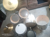 Mapex Voyager drum kit