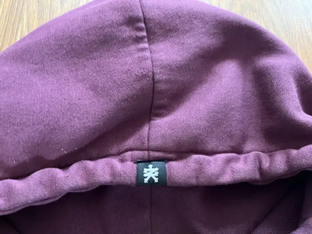 Zoo York men’s small hoodie, streetwear, burgundy in Men's in Oshawa / Durham Region - Image 4
