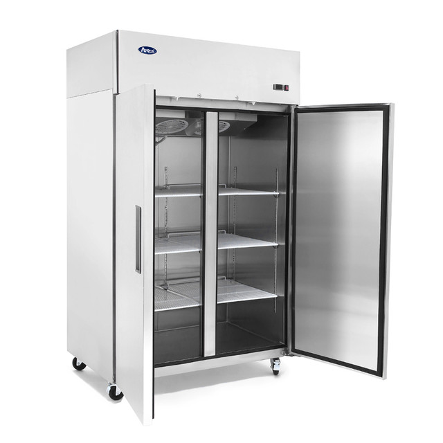 Chest Freezer in Industrial Kitchen Supplies in Penticton - Image 3
