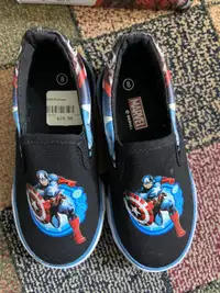 Toddler boys (brand new) Captain America (size 8) shoes 