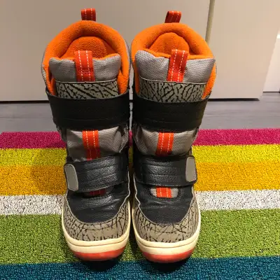 COUGAR Big Kids Winter/Snow Boots, US Size 4, GREAT Condition!, View more