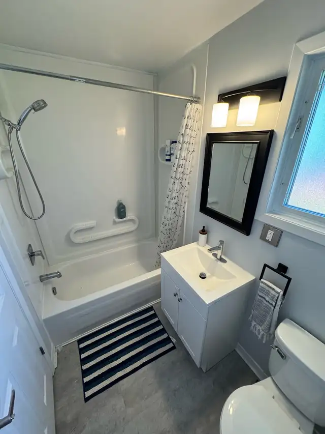 3-Bedroom 1 Bath Upper Unit in Long Term Rentals in Dartmouth - Image 8