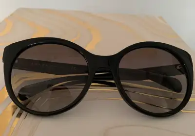 Lunette de soleil Prada, View more