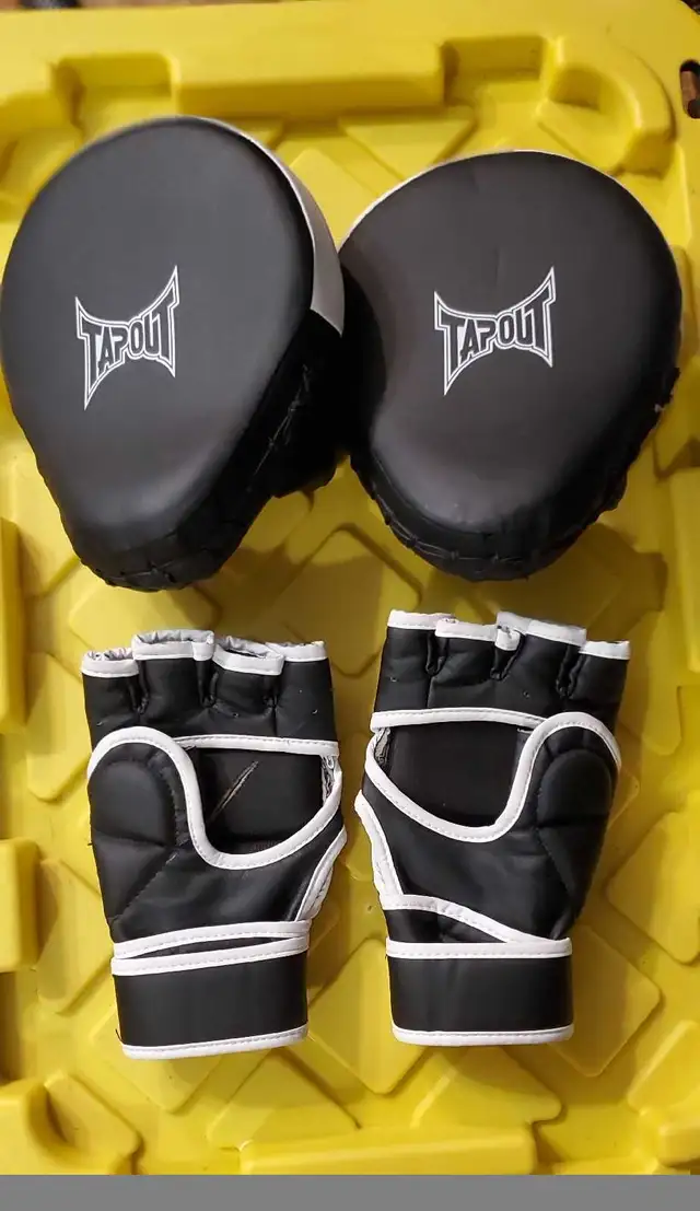 Brand New TAPOUT MMA Gloves and Training MittsL/XL$65 eachBoth S in Exercise Equipment in Barrie - Image 5