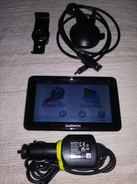 Garmin Nuvi 2595LMT 5” GPS Free maps & traffic Bluetooth 32GB SD