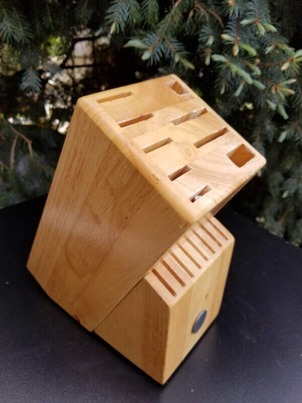 17-slot PC Knife Block (no knives) - great condition! in Kitchen & Dining Wares in City of Toronto