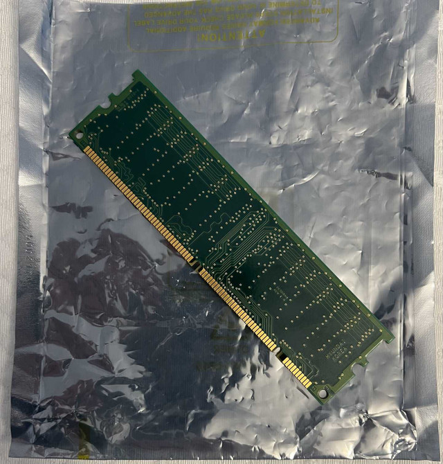 Mémoire Ram PC100 SDRAM 64 MB dans Composants de système  à Lévis - Image 2