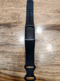 Fitbit Charge 5 Advanced Health and Fitness Tracker with Built-i