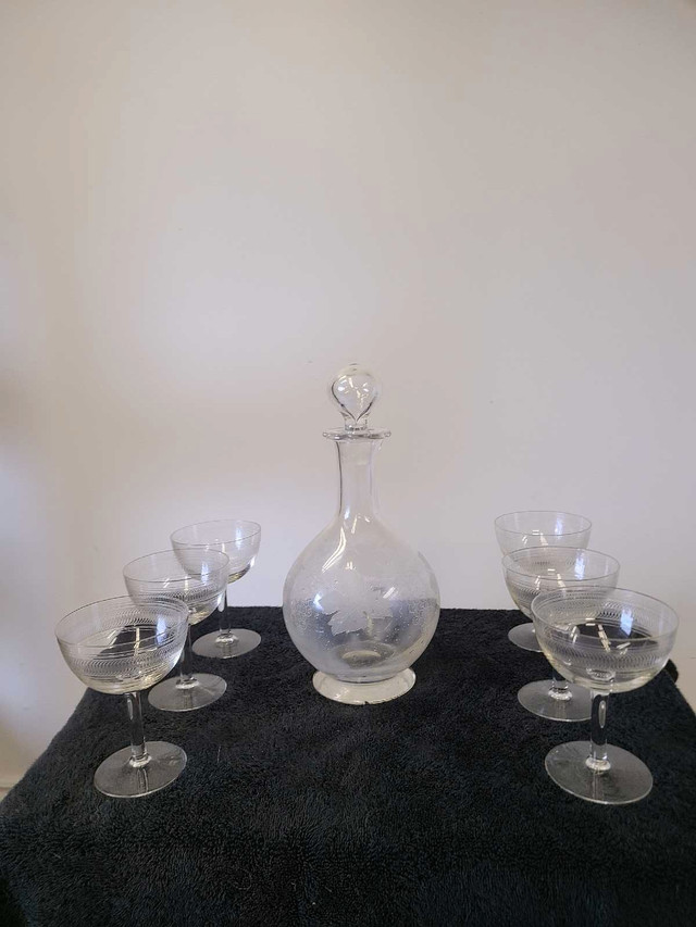 Wine Decanter Set in Kitchen & Dining Wares in North Bay