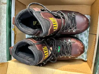 Dakota Thinsulate ladies brown leather steel toe work boots, View more