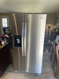  Whirlpool side-by-side 21.4 cubic  ft fridge freezer 