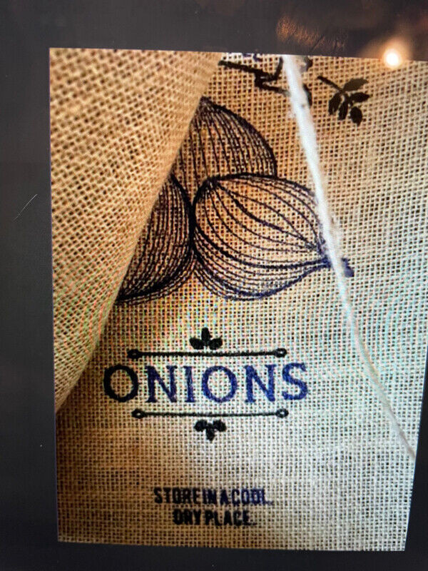 Set of Three Burlap  Storage Bags  - Garlic, Onions & Potatoes in Storage & Organization in Mississauga / Peel Region - Image 3