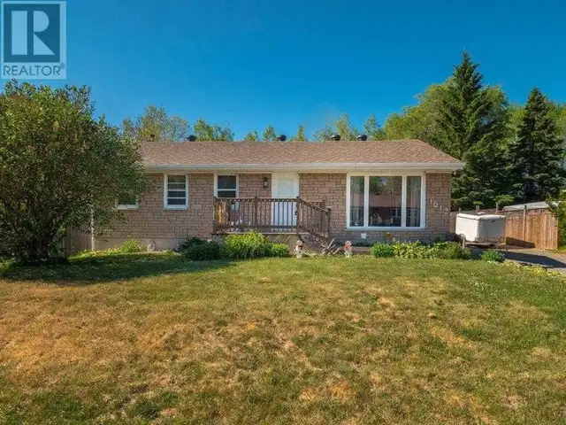 Modern 3 bedrooms plus den house in New Sudbury in Long Term Rentals in Sudbury - Image 3