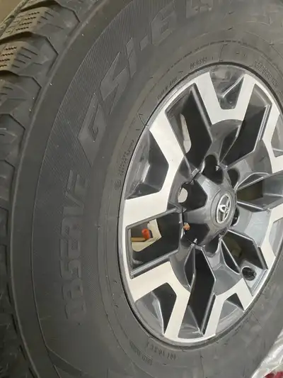 4 Toyo Observe Snow Tires from a 2022 Tacoma with approx 25,000 km. Original factory rims with TPMS...