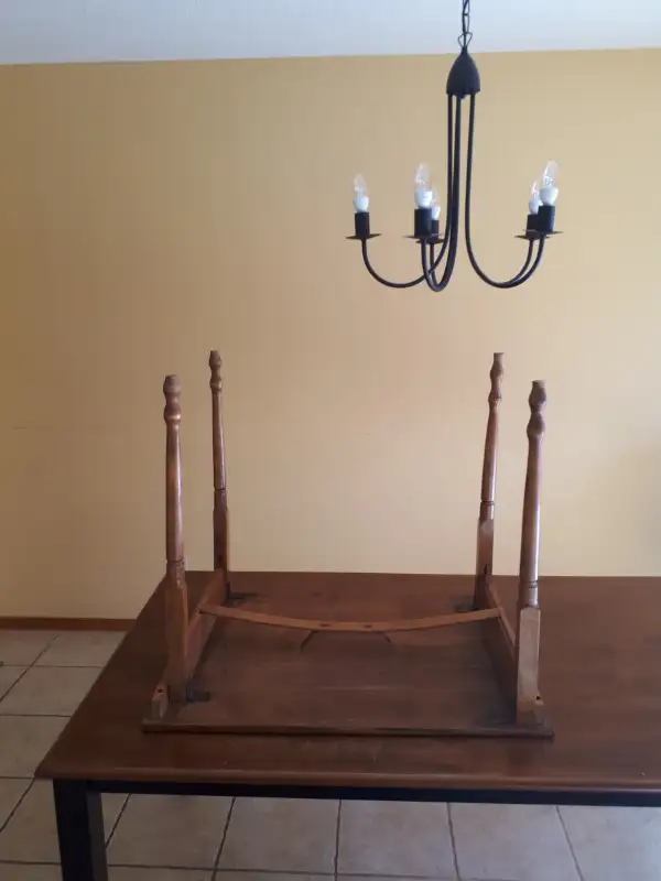 Wooden Table $140 - Excellent condition. Downsizing! in Hutches & Display Cabinets in Ottawa - Image 4