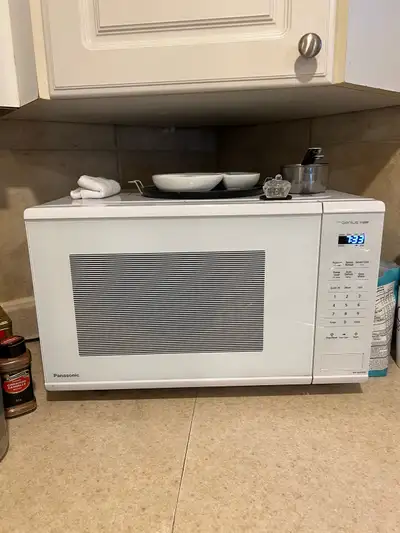 MOVING SALE - White Panasonic Genius 1100W Microwave, View more