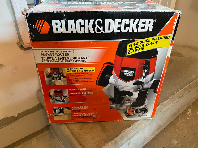 Black and Decker Router with Bosch Bit in Power Tools in City of Toronto