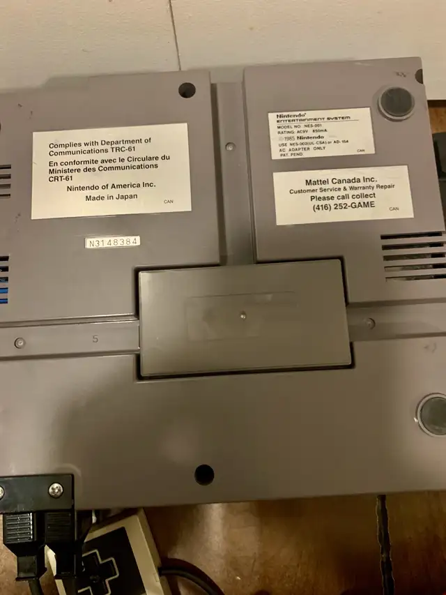 Nintendo NES Console in Older Generation in Burnaby/New Westminster - Image 4
