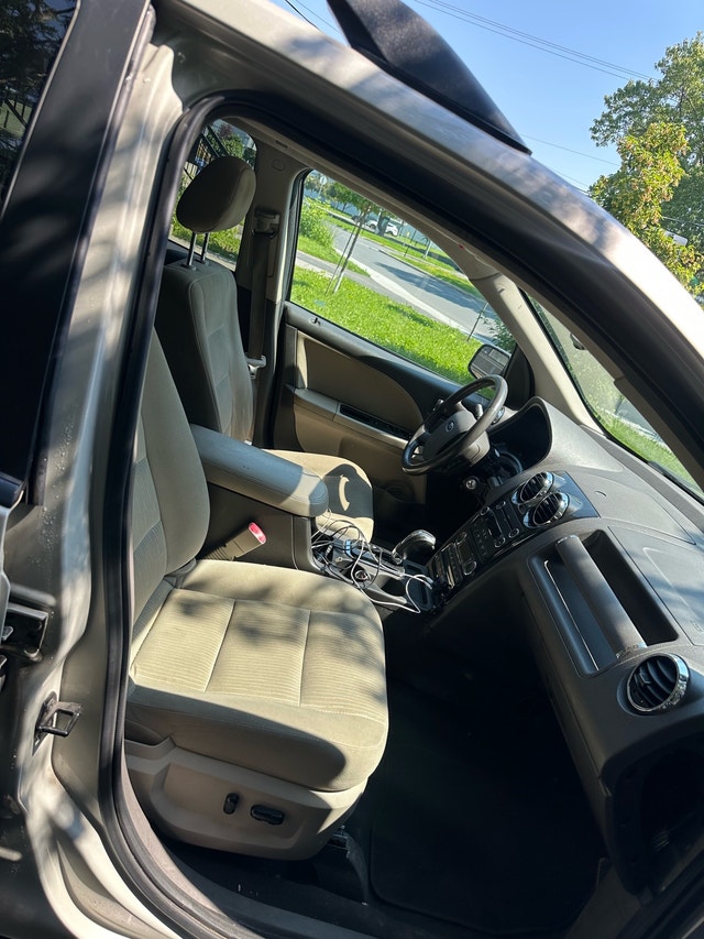 Ford Taurus 2008 — photo 3