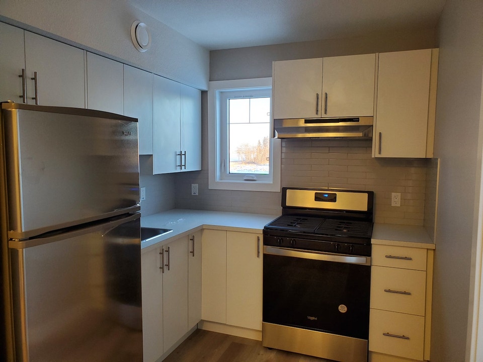 GARAGE SUITE FOR RENT IN BEAUMONT 4