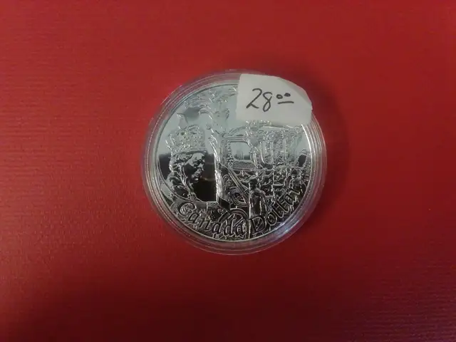 2002 Canada Silver    Dollar65048394387970120