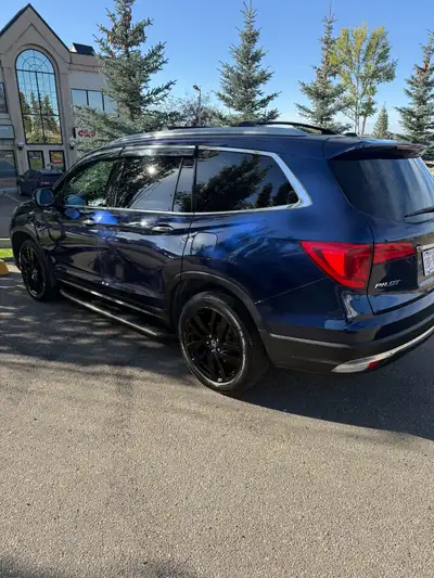 161,000 kms Fully loaded Touring model Great condition Comes with a set of winter tires on rims.