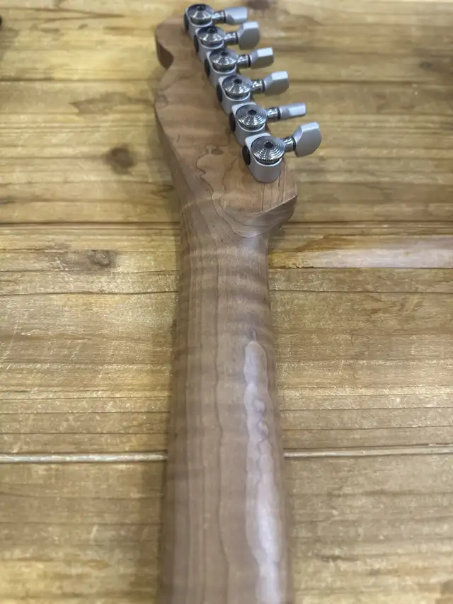 Warmoth Telecaster Neck with Stainless Steel frets in Guitars in Markham / York Region - Image 5