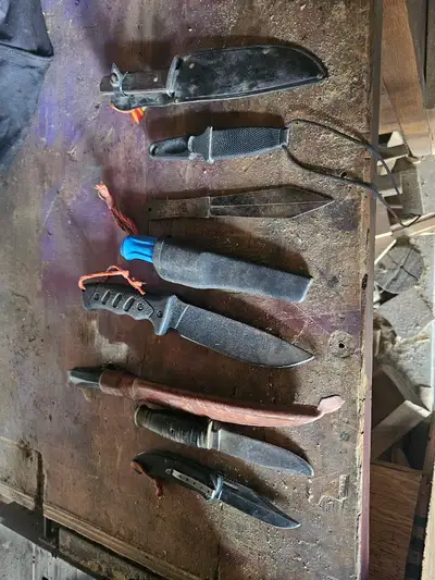 Lot of 8 knives, View more