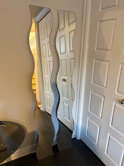 MIROIRS KRABB D’IKEA 63 1/4 PAR 7 3/4 POUCES, View more