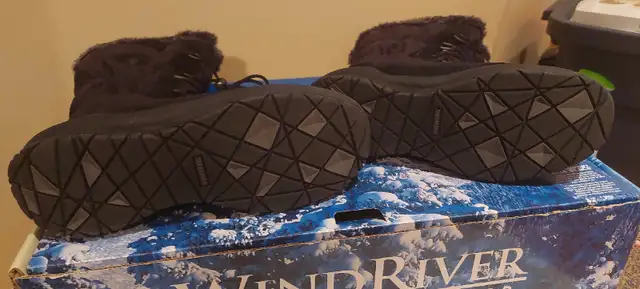 NEW Women's Waterproof Winter Boots, Black, Size 10 in Women's - Shoes in Markham / York Region - Image 7