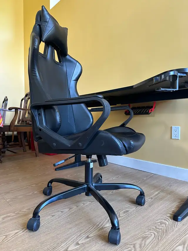 EUREKA Ergonomic Gaming Desk and Chair Set (CAN DELIVER) in Desks in Ottawa - Image 6
