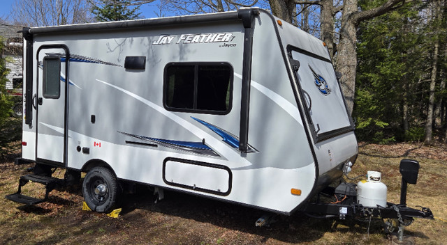 Great Condition - 2017 Jayco Jayfeather 7 XRB 16 Travel Trailer in Travel Trailers & Campers in Sault Ste. Marie