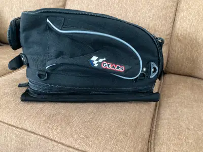 I have a brand new (still has the tag on it) Gears Urban Survivor tank bag for sale. The bag is expa...