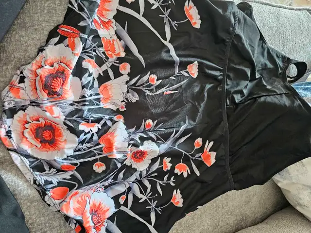 Bathing suits xl to 1x in Women's - Tops & Outerwear in Belleville - Image 11