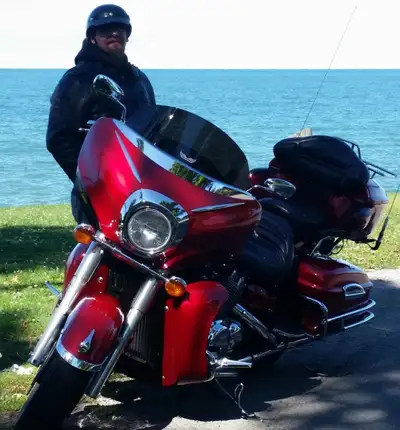 -Royal star Venture 1300. -New tires, brakes. -LA choppers slip on mufflers. -Barnett clutch spring...