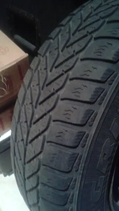 4 pneu d'hiver sur rims 195 70r14 5x114.3 67.1